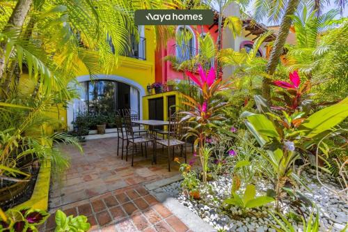 Cozy 3BR House - Front of Marina - Pool