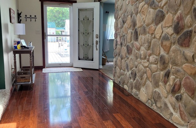 Cozy 4 bedroom cottage with a relaxing patio