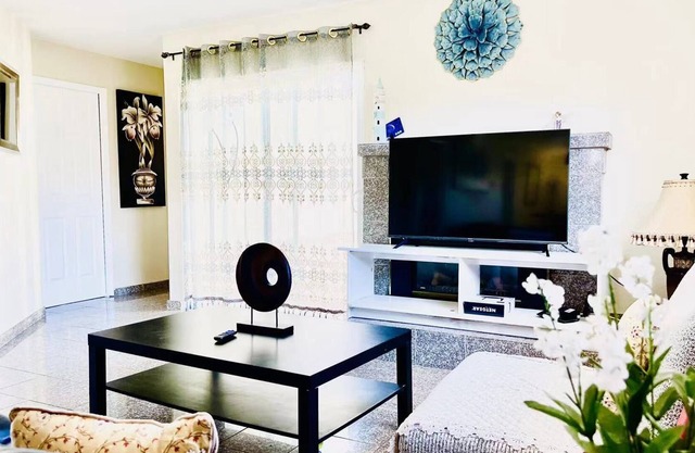 Cozy 4B2B house central area W/D parking