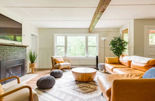 Cozy 4br Retreat, Fire-pit, Hot-Tub, Hiking- Seasonal Heated/Saltwater Pool