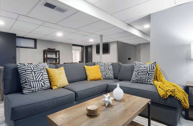 Cozy 5 Bedroom Sleeps 12 Fenced Yard Foosball