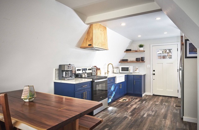 Cozy A-Frame - Truly Woodsy -Outdoor Dine on Deck