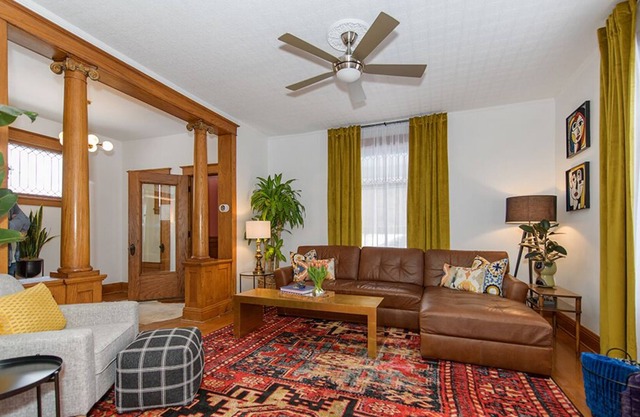 Cozy and Cheerful 4 bedroom near Zoo, DT, & CWS.