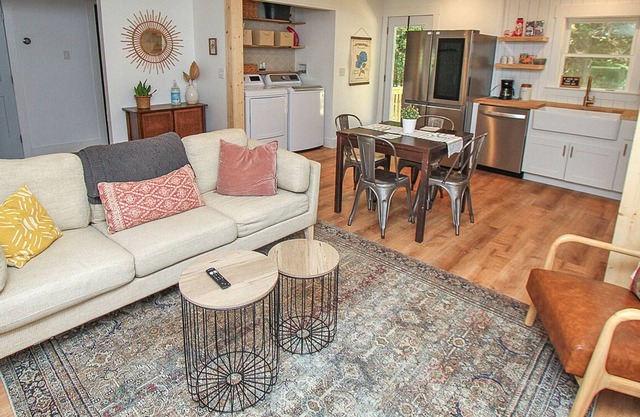 Cozy and private 2-bed cottage close to Lake Norman/ Charlotte