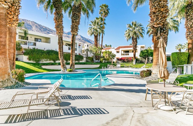 Acogedor y espacioso condominio Cañón Granada en el sur de PS w / piscinas, balnearios y canchas de tenis!