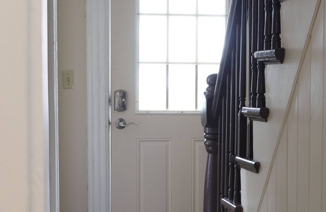 Cozy and Spacious House near Downtown Kingston