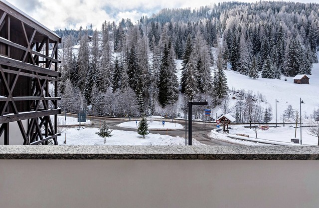Acogedor apartamento "Dolomieu 23" con vistas a la montaña y Wi-Fi