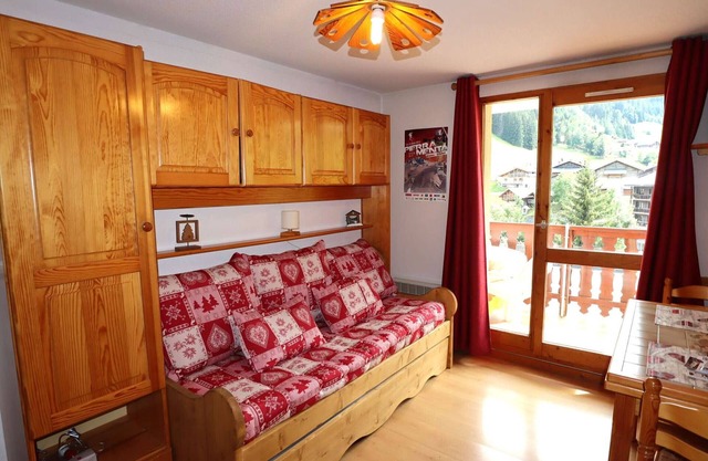 Apartamento céntrico para 4 personas cercano a pistas y comercios con piscina y balcón