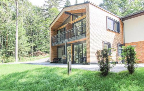 Cozy Apartment In Crinitzbergbärenwald