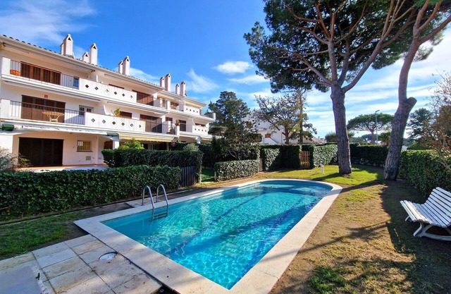 Acogedor apartamento en s'Agaró con piscina comunitaria