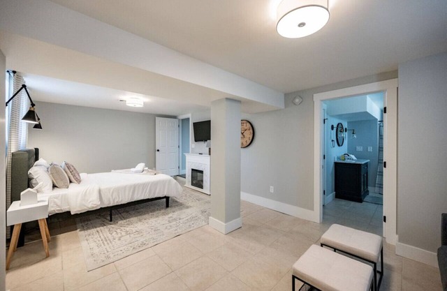 Cozy Apt | Near LU | Newly Renovated!