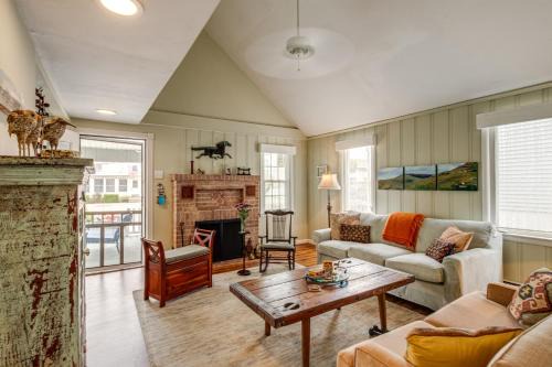 Cozy Beach Getaway about 6 Mi to Atlantic City!