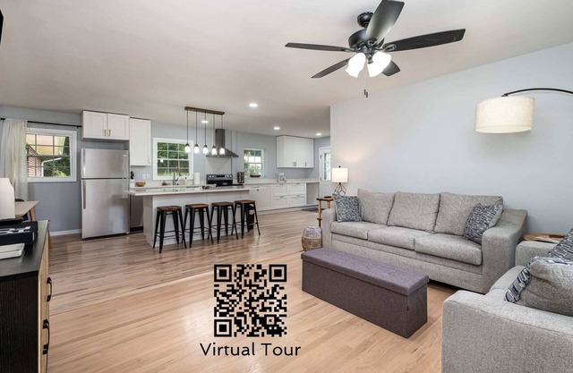 Cozy Belmont Retreat: Charming 3-Bedroom Haven!