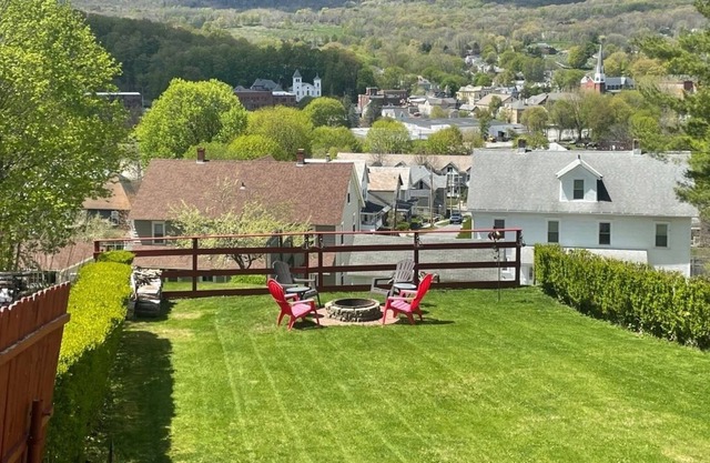 Cozy Berkshire Home with Spectacular views! 3 bedrooms/2 baths ~ Sleeps 6