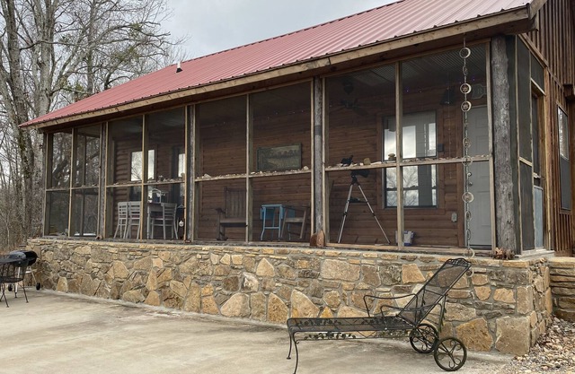 La acogedora cabaña del río Buffalo