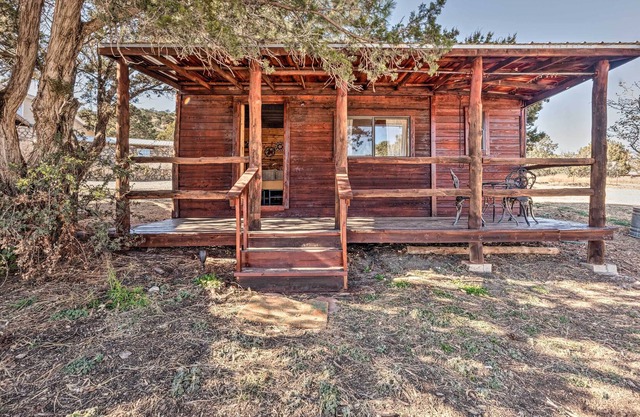 Cozy cabin in Capitan near Ruidoso