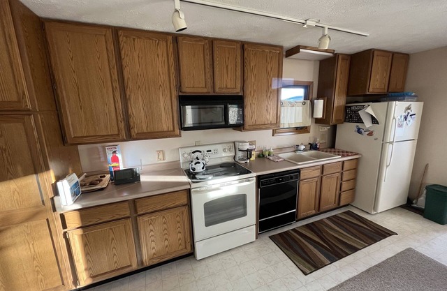 Cozy Cabin * Next to National Forest * Near Yellowstone