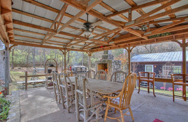 Cozy cabin offering the perfect space to hideaway!