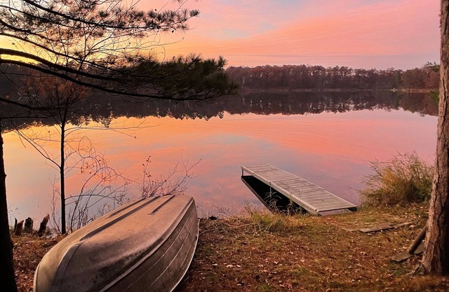Cozy Cabin on Dewdrop Lake
