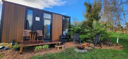 Cozy Cabin2 with outdoor Bath at Dairy Flat Farm