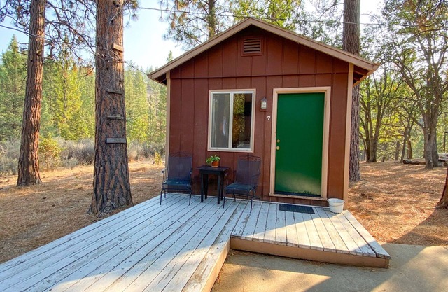Cozy Callahan Cabin Full Bed Studio + Wifi Siskiyou County Mt. Shasta Yreka