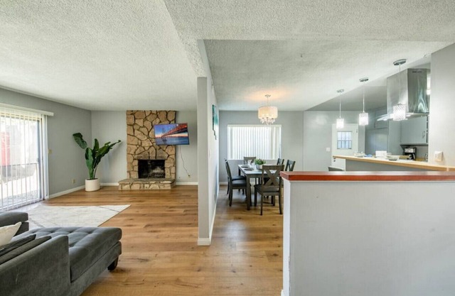 Cozy, Calm, Cool 3Bd fenced yard