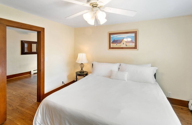 Cozy & Centrally Located