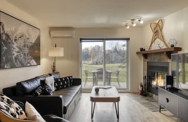 Cozy Chalet on the 9th Hole La Bête Pool Golf