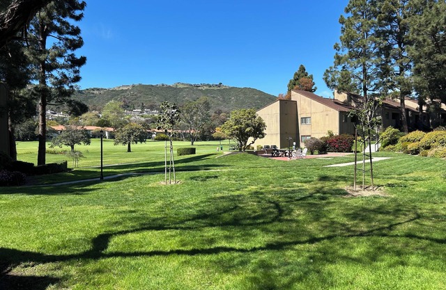 Cozy Coastal Condo – Walk to Beach & Golf - Long-Term Stays Welcome