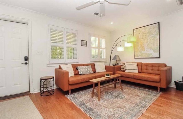 Acogedora cabaña costera ubicada en el centro - Familia y mascotas (lado B)