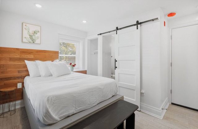 Cozy Comfortable and Quiet Double-bed Suite