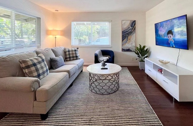 Cozy & convenient 2B1b, center of Lafayette