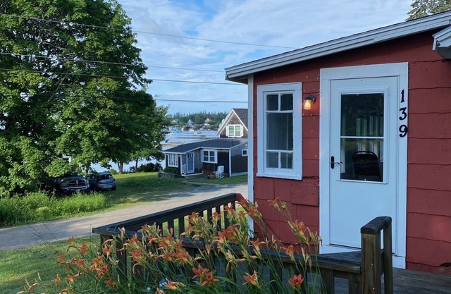 Cozy Cottage in Bass Harbor, Maine next to Acadia National Park