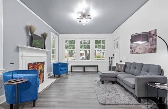 Cozy Cottage--Surrounded by Nature...6Spaces, sleeps 4 & has WiFi, AC, DW & WD