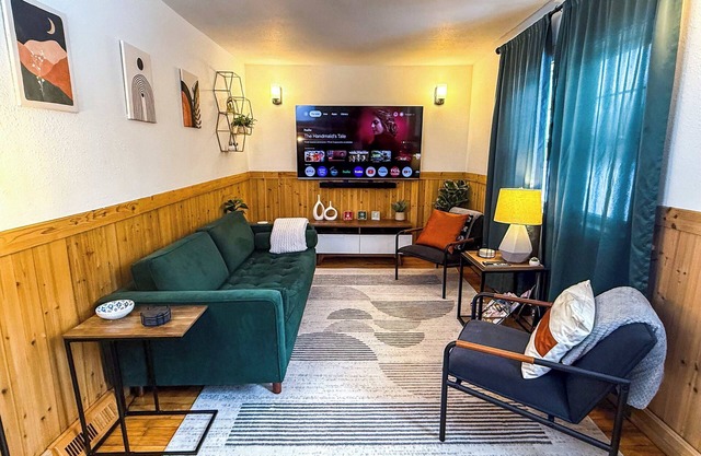 Cozy Cottage ~ Your U.P Home Base!