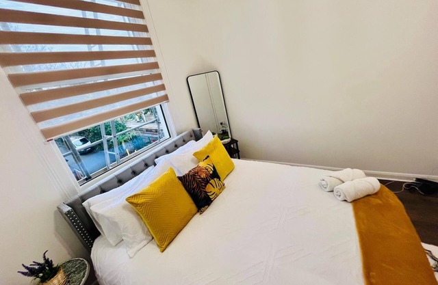 Estudio-Superior-Baño privado con ducha-Vista a la Ciudad