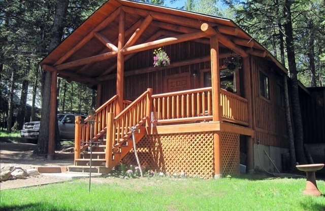 Acogedora cabaña para invitados junto al lago Henry y cerca de Yellowstone