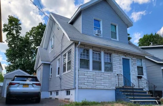 "Cozy Haven Steps from Branch Brook Park 🌳"