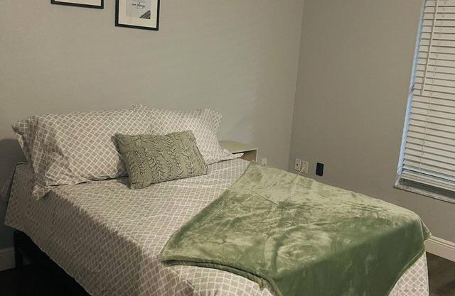 Cozy Haven w/ Premier Privacy 4bedrm