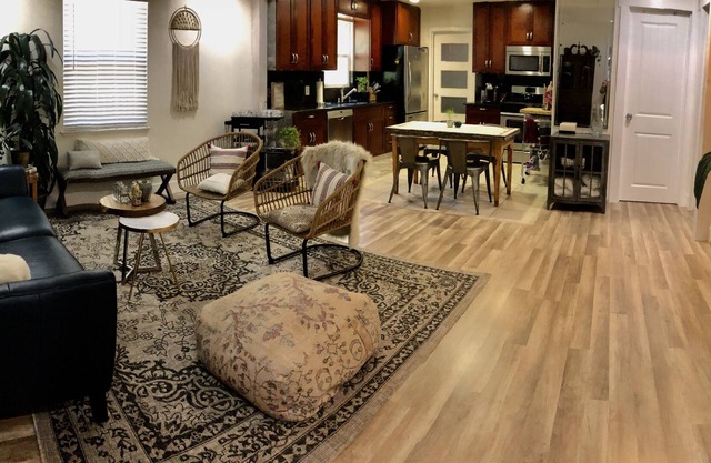 Cozy Historic Folsom Bungalow