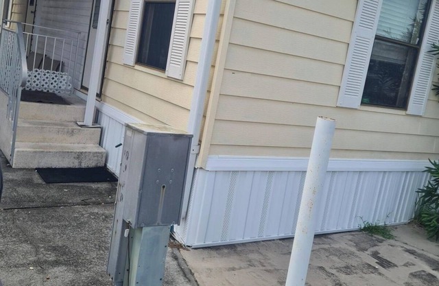 Cozy Home, 55+ in Lakeland, Heated Pool, Golf Cart, AC