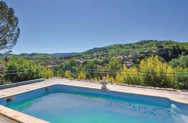 Alojamiento de 3 habitaciones en Cereste