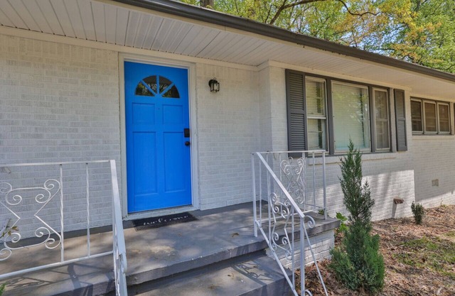 Cozy Home In Forest Park, GA
