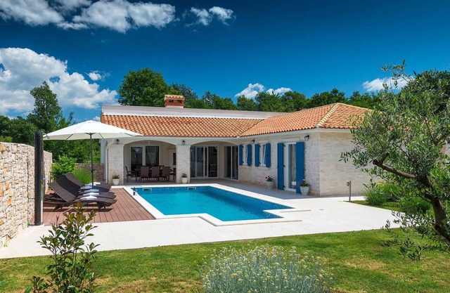Acogedora casa en Nedescina