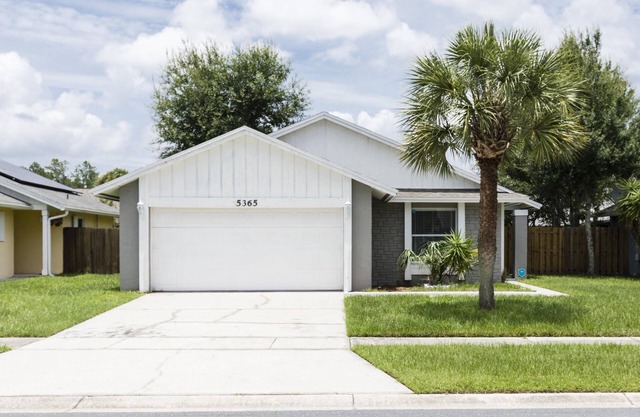 Cozy home minutes away from Disney