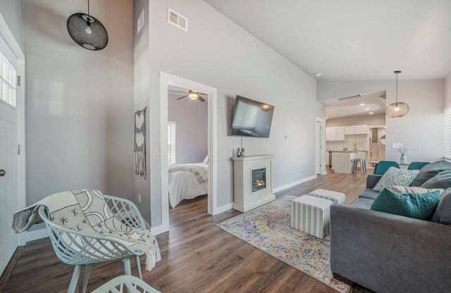 Cozy Home w/ Large Yard Near Appleton & Neenah