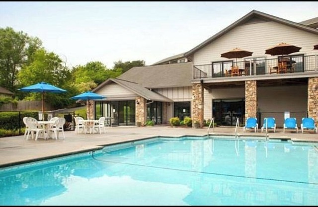 Cozy Hotel Suite Near Smoky Mountains & Dollywood in Pigeon Forge