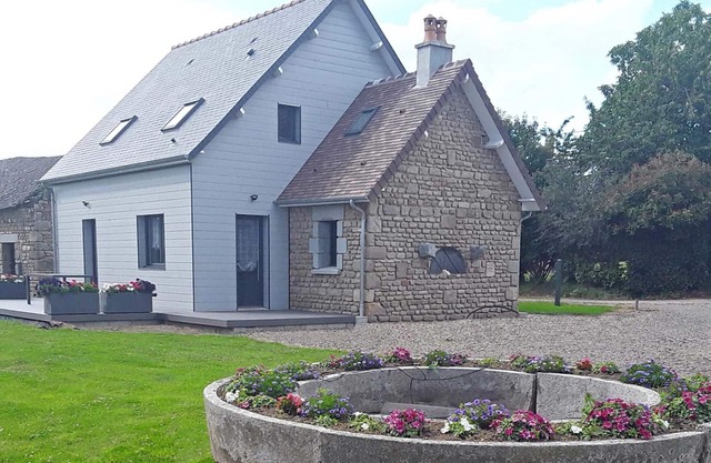 Casa rústica con jardín, terraza y mascotas para niños, en zona tranquila cerca de la Suiza Normanda.