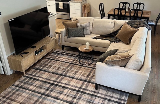 Cozy Lake Point Home in Jackson's Gap with WIFI, kayaks, and amenities galore