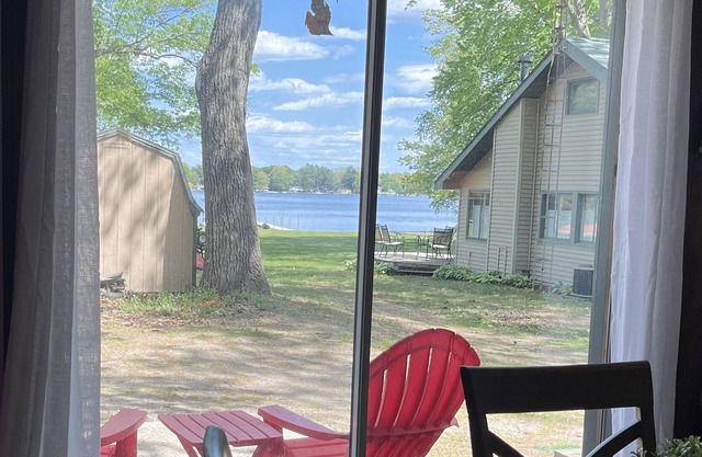 Cozy Lake View Cabin